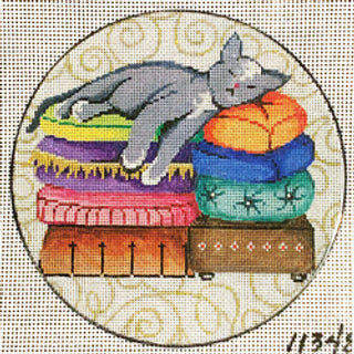 11348 - Kitty on Pillows Ornament