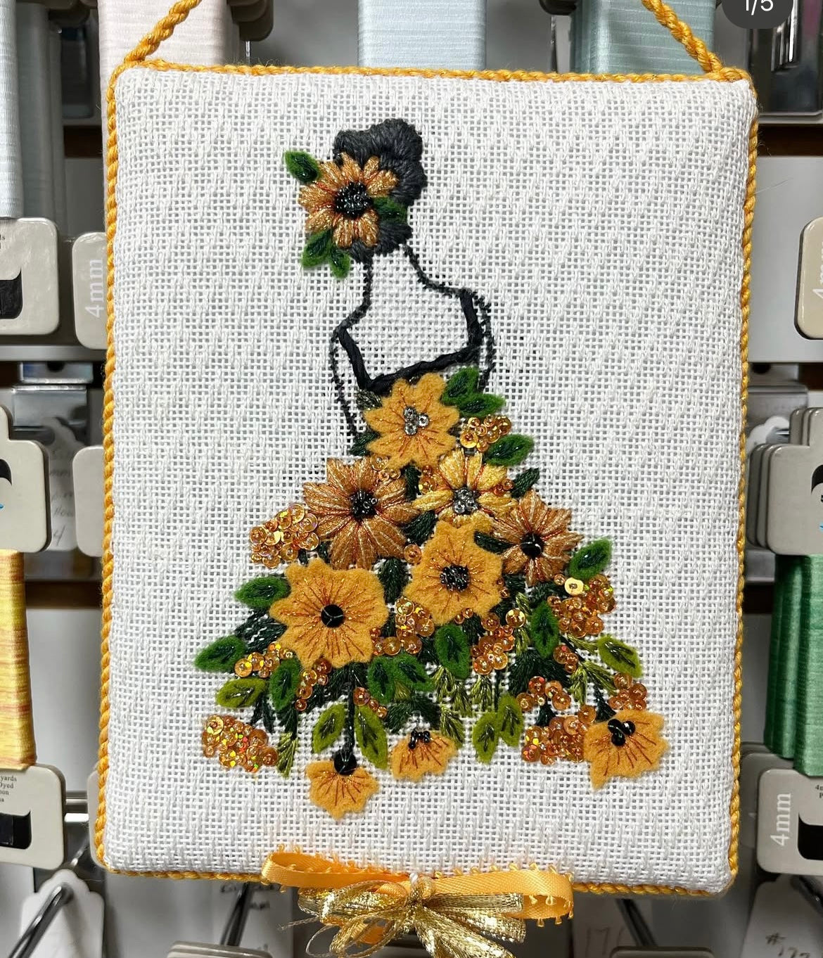 ECT876SS - Lady with Sunflowers