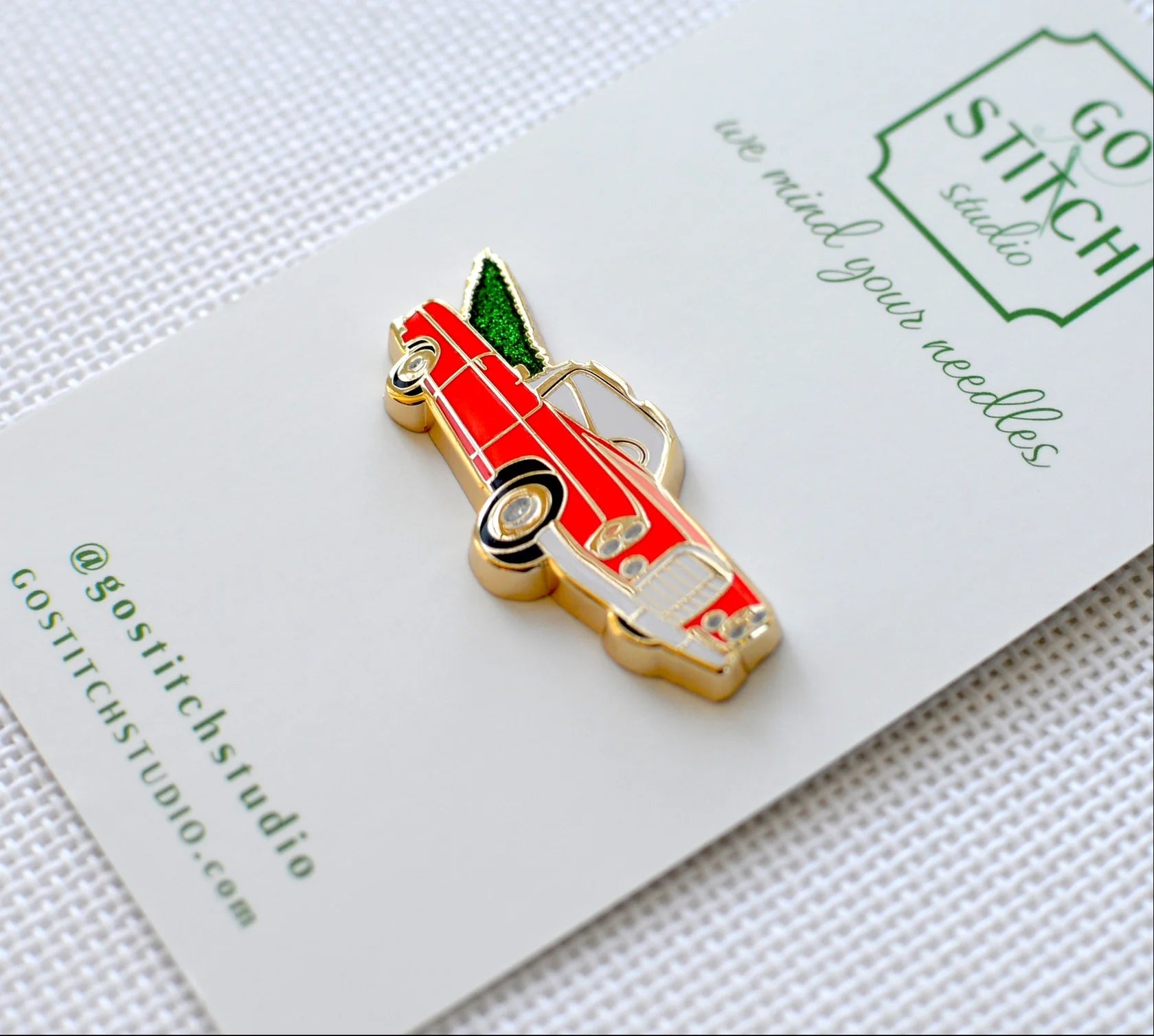 Holiday Convertible Needle Minder