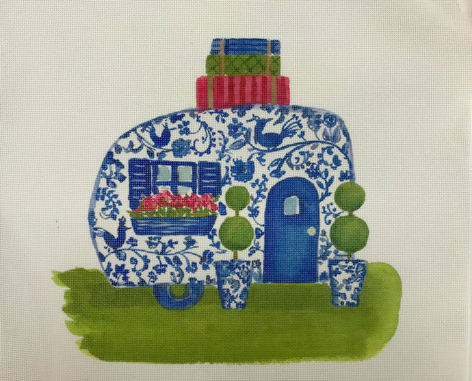 ECT870A - Trailer with Blue Flowers