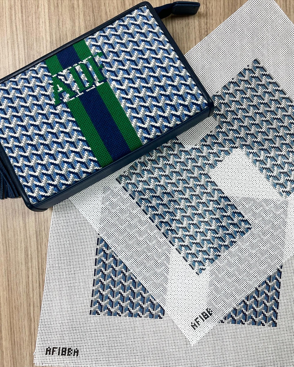 AF18 Front/Back Y Pattern 6x9 Clutch