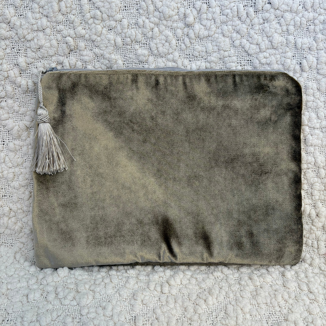 Anna Clutch Deep Olive - Colors of Praise