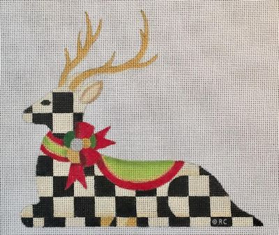 HO1598 - Reclining Checked Reindeer