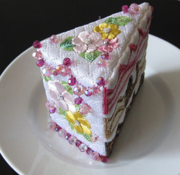 HO40 - 3D White Cake Dessert