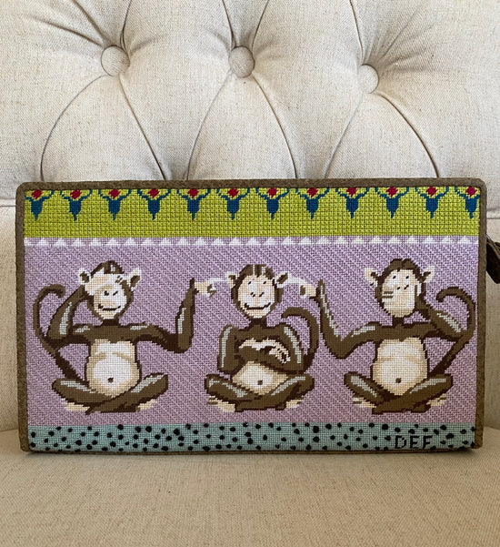 CL019 - 2 Monkeys Clutch
