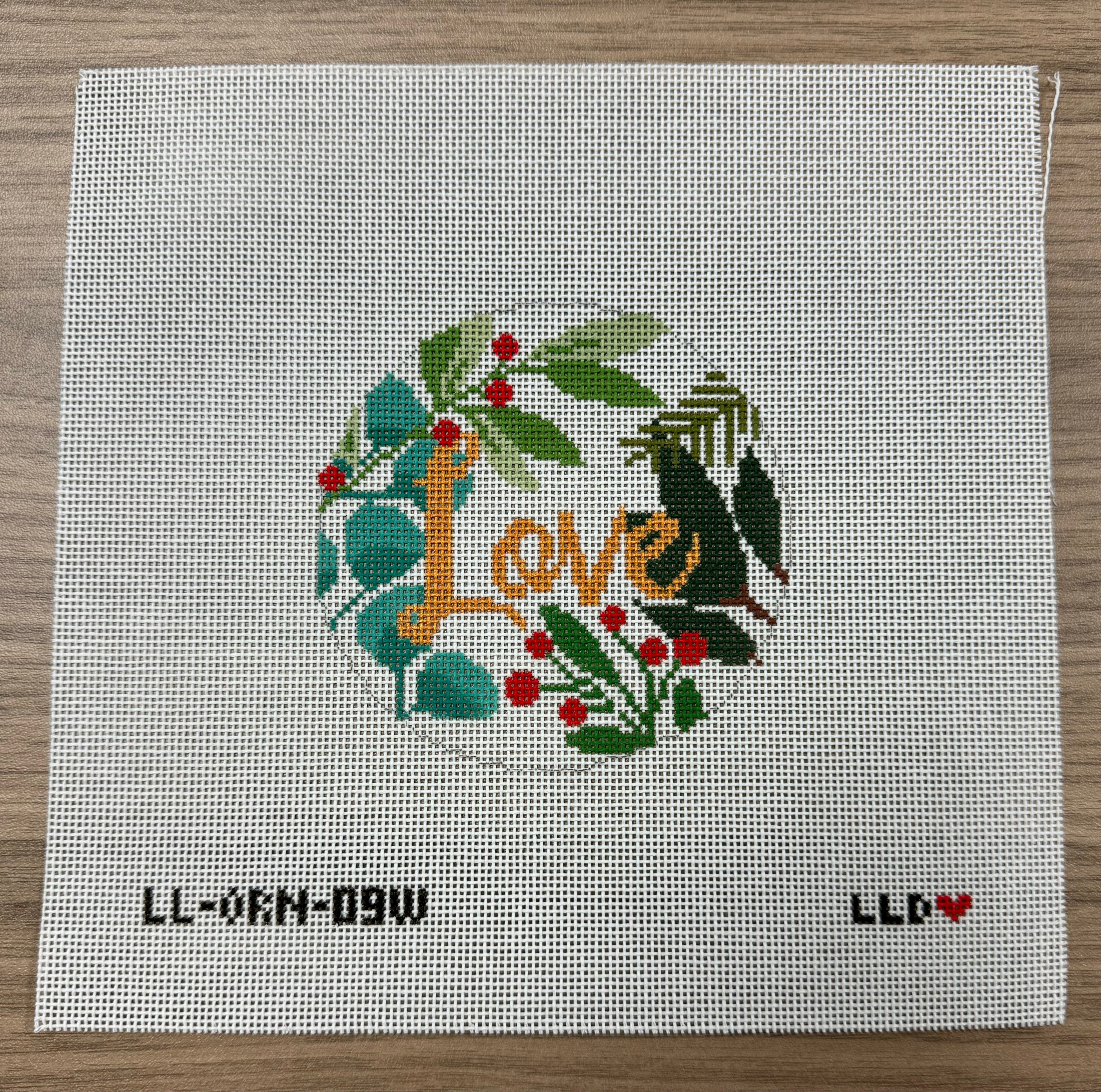 LL-ORN-09W Love Ornament White/Gold