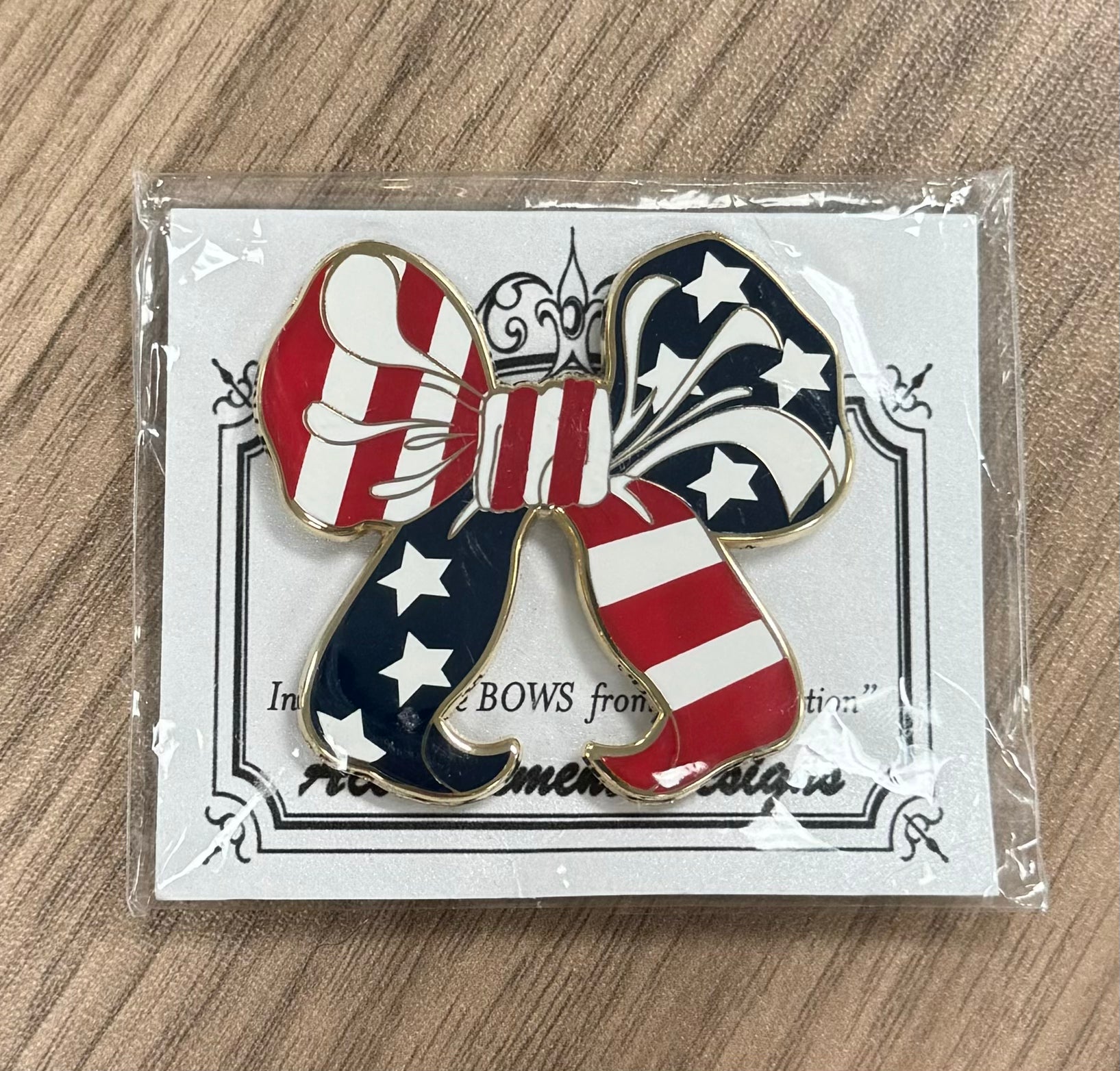 Enamel Bow Needle Minder