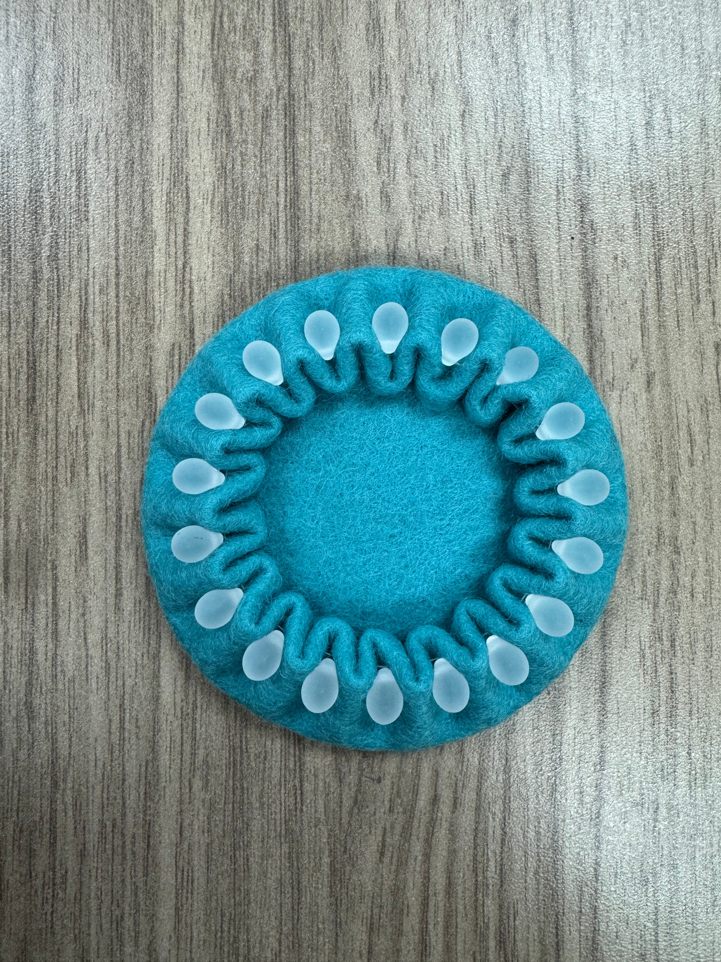 Giant Cozy Needle Minder