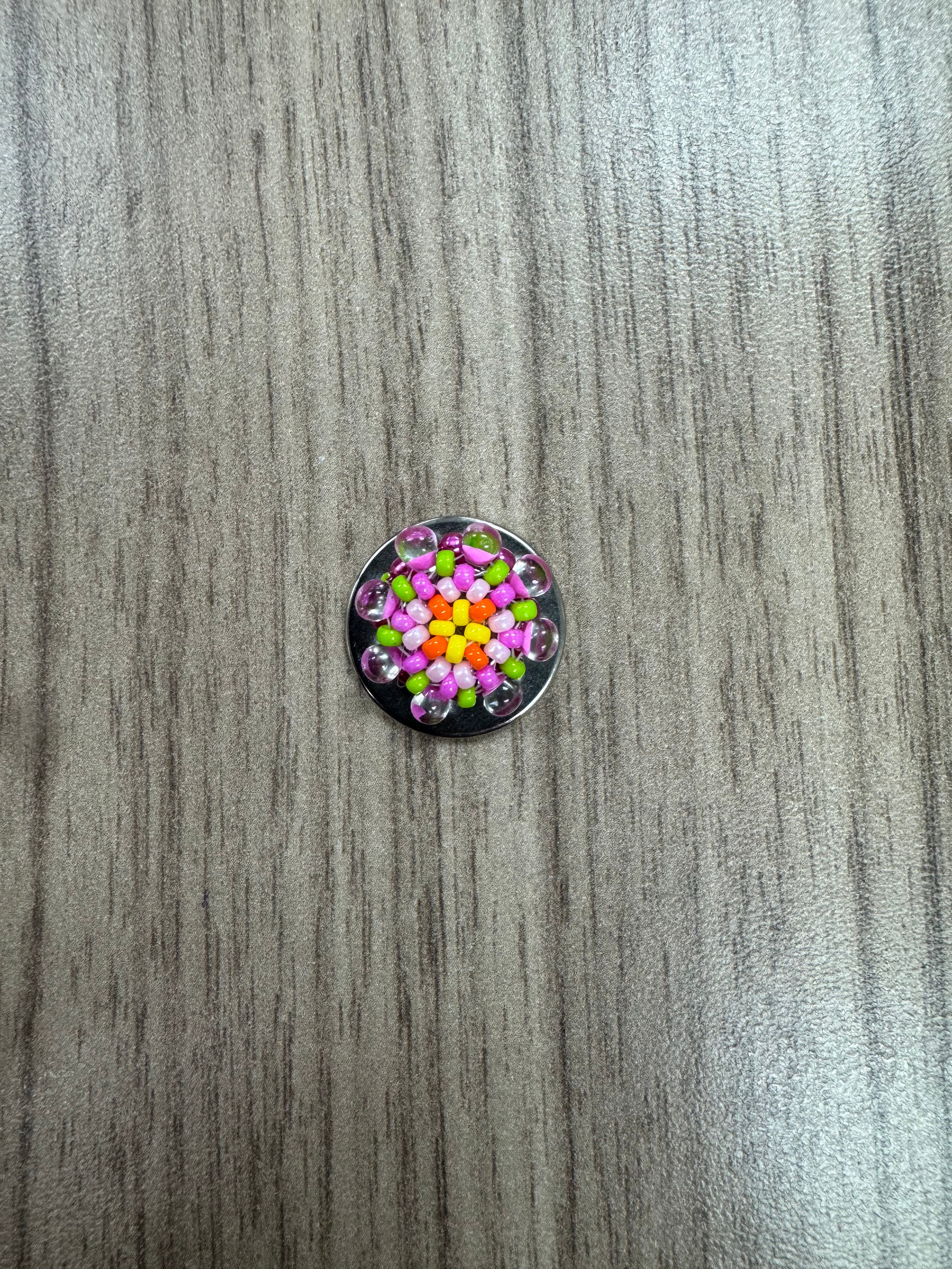 Merry L Mini Beaded Button Needle Minder