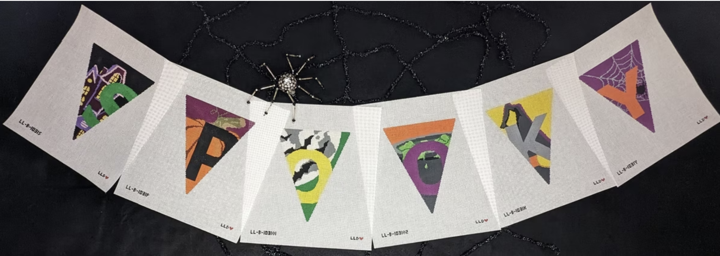 LL-BUN-1031B - Spooky Garland (6 canvases)