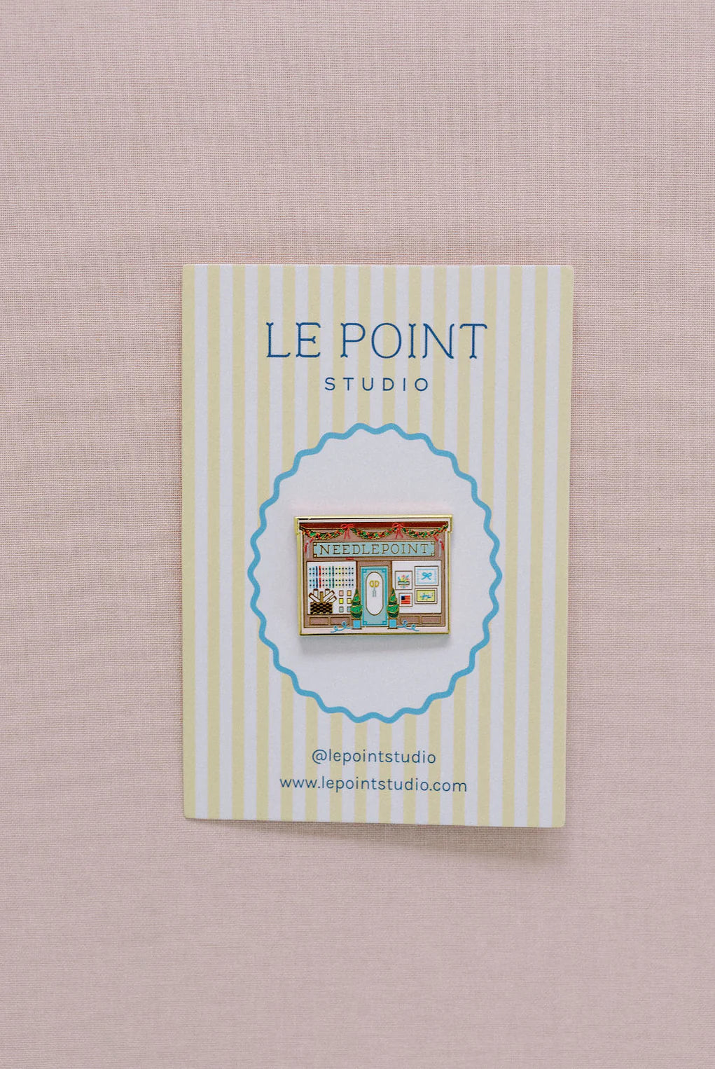 Needlepoint Shop Needle Minder - Le Point