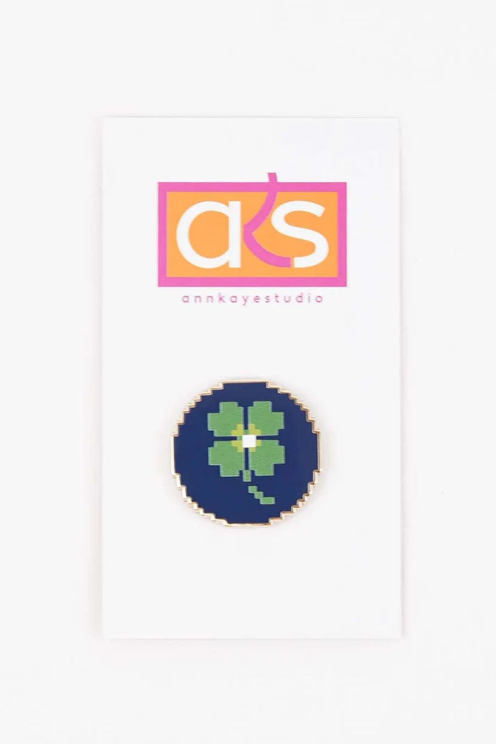 NM21 - Shamrock Needle Minder