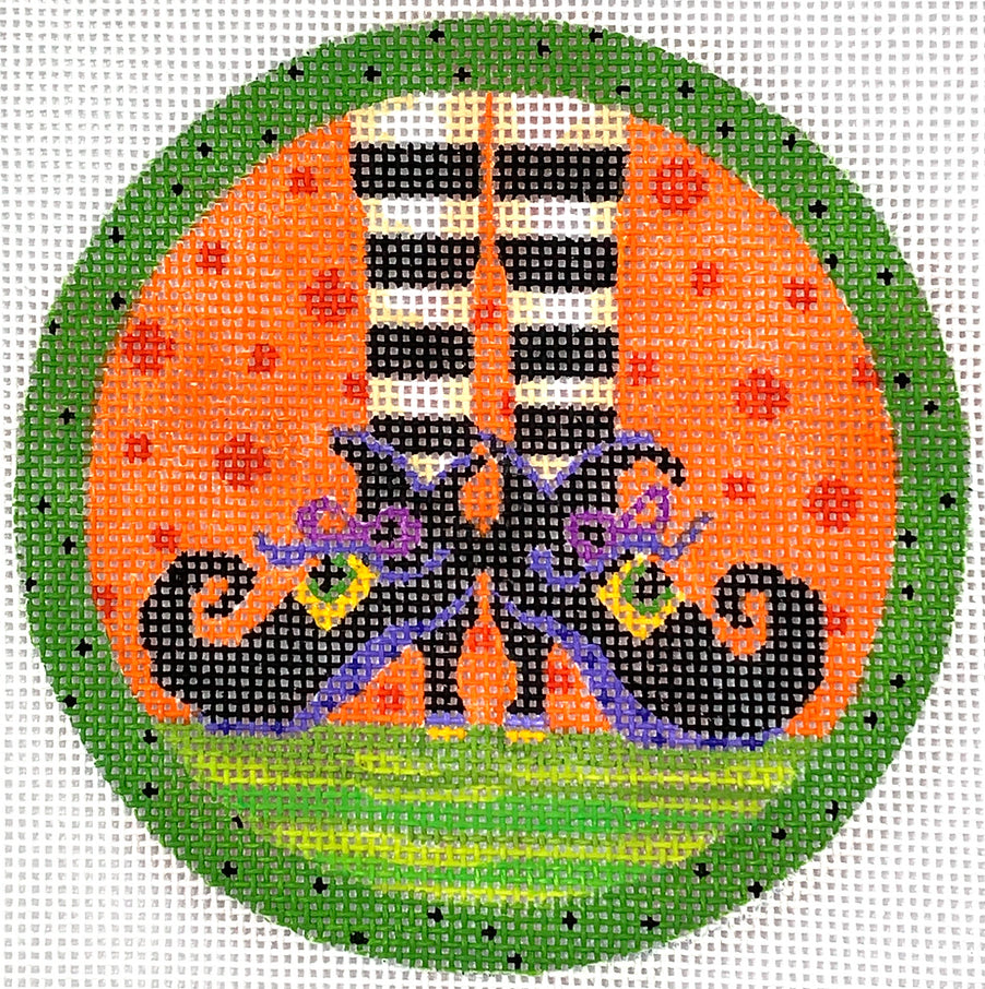 SER-OM-02 - Witch's Feet with Green Dotted Border