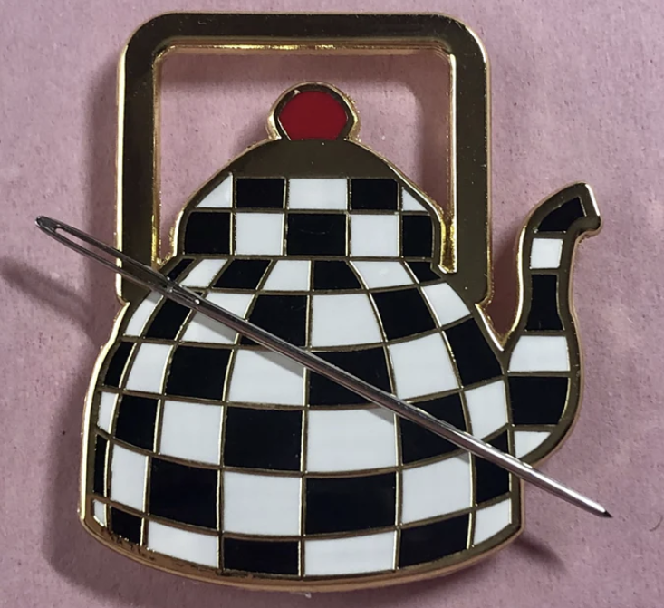 Teapot Needle Minder