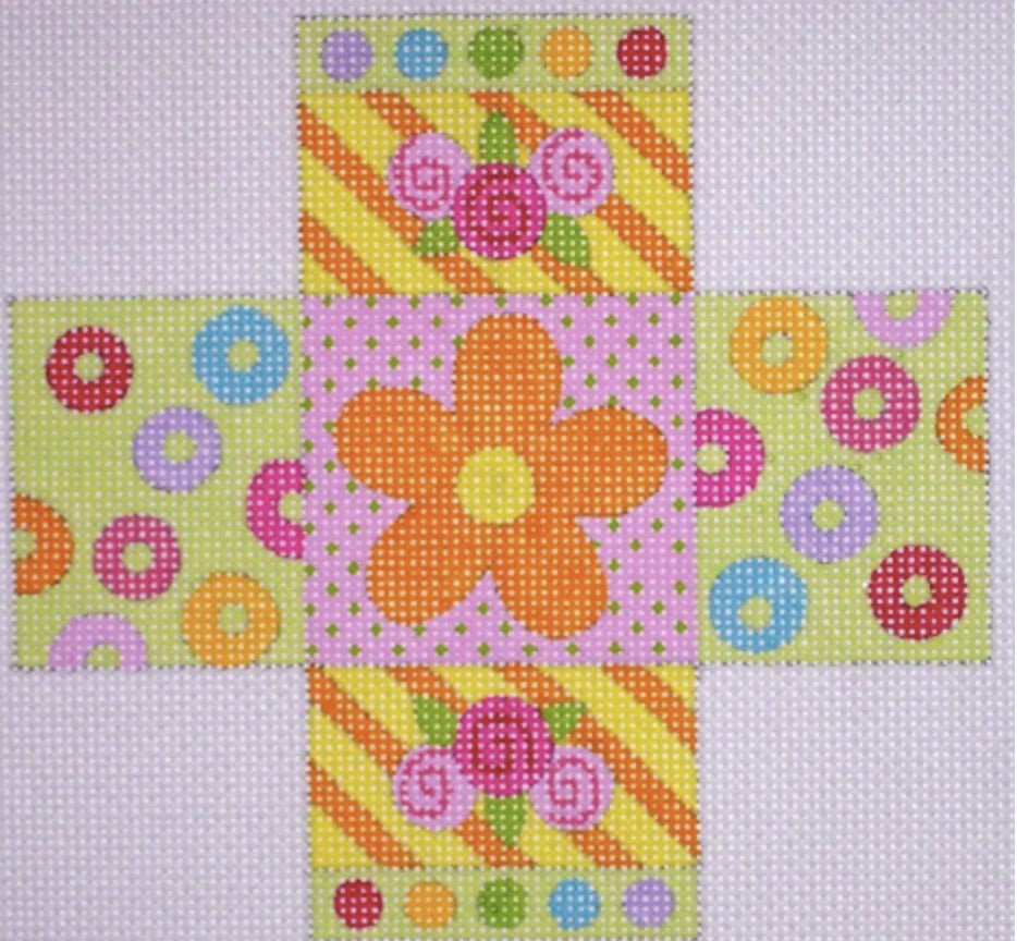 F102C - Petit Four - Royal Icing Flower
