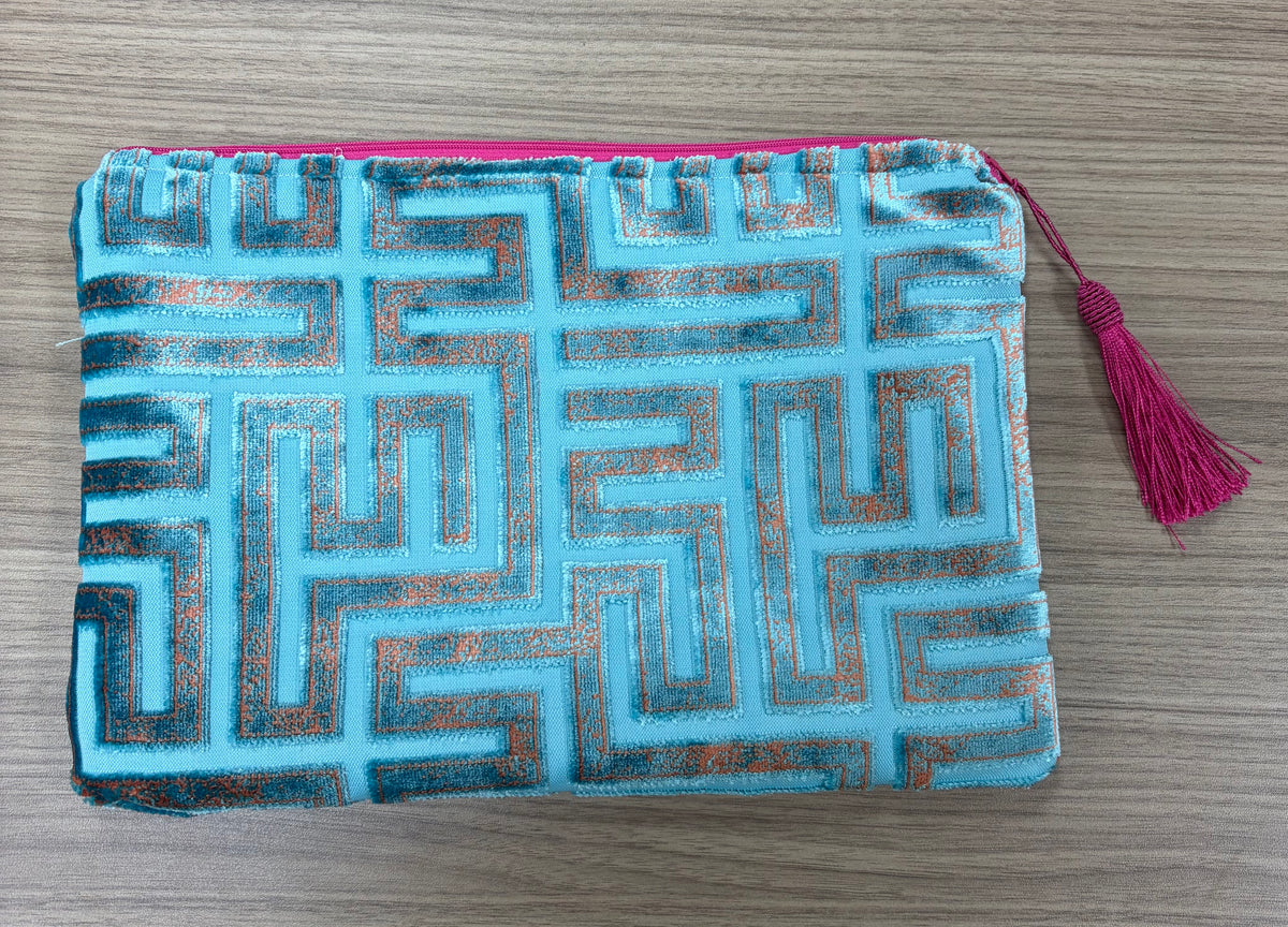 Anna Clutch Blue Velvet - Colors of Praise
