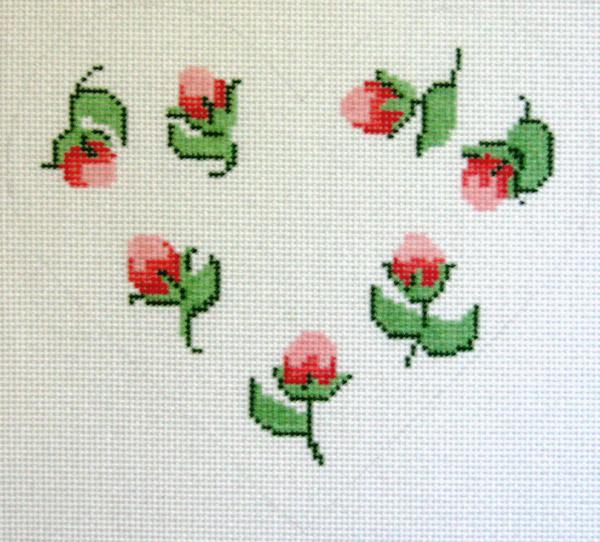 543 - Rosebud Heart Pillow