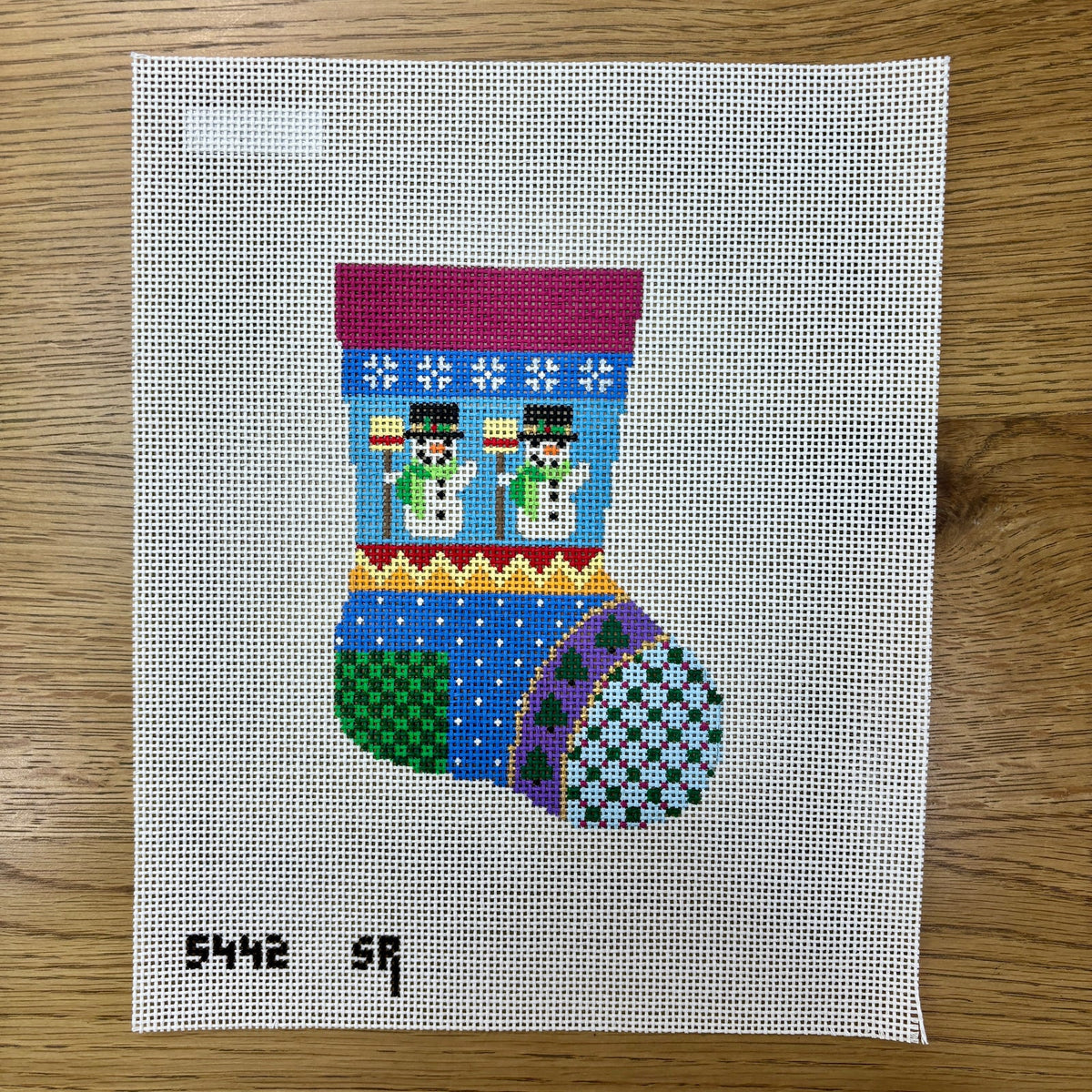 SR5442-13 mesh - Patchwork Snowmen Mini Stocking