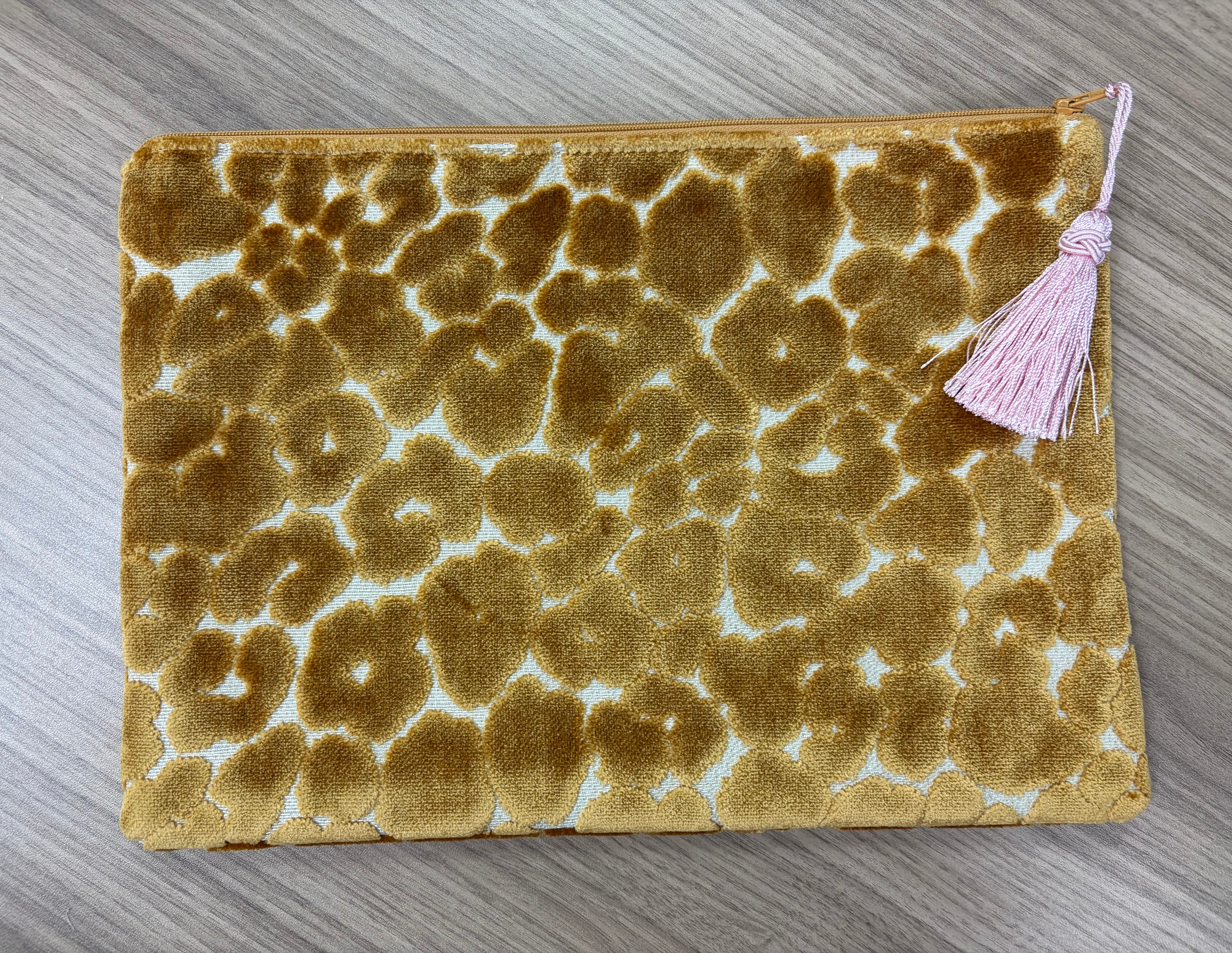 Anna Clutch Gold Leopard - Colors of Praise