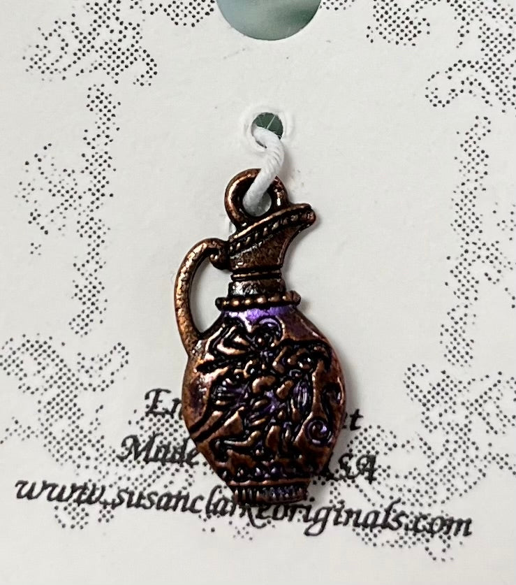 1396 - Urn Charm - DISCONTINUED