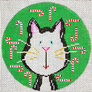 6474 - Black and White Cat on Green