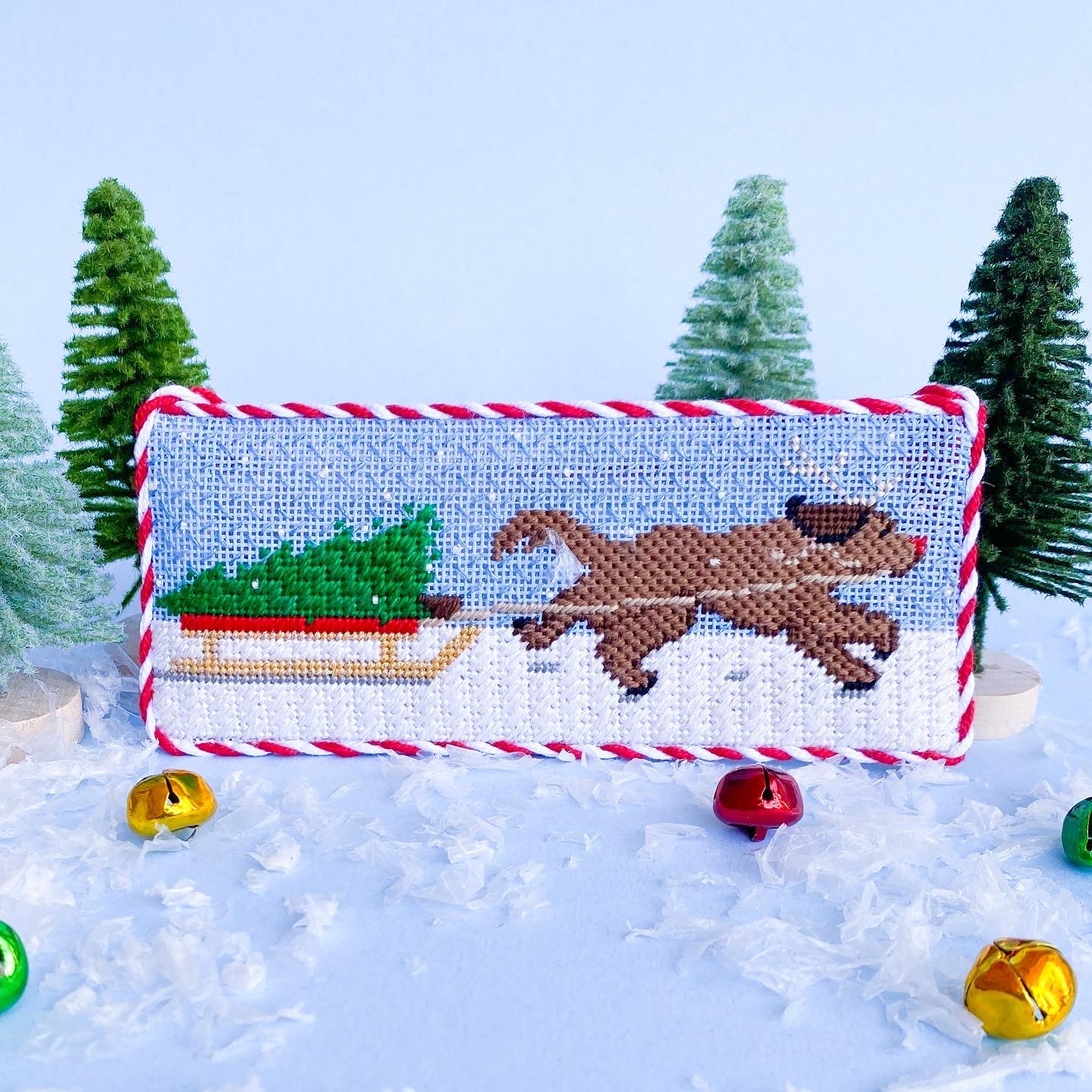 SS054 - Santa's Little Helper - Chocolate Lab