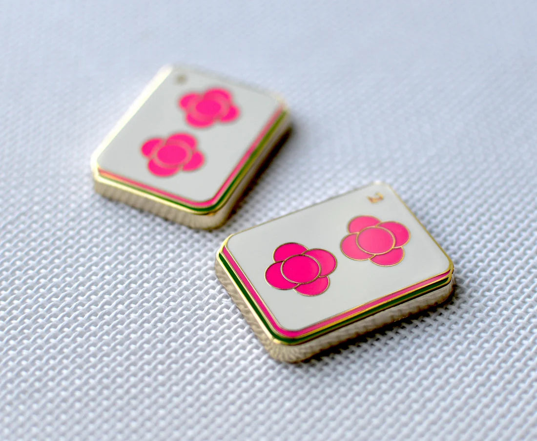 Two Dot Hot Pink Mahjong Tile Needle Minder