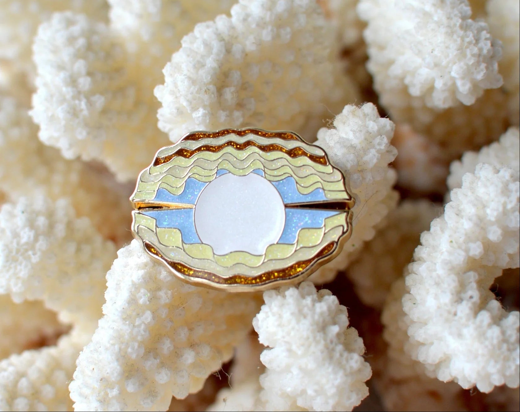 Scallop Pearl Needle Minder