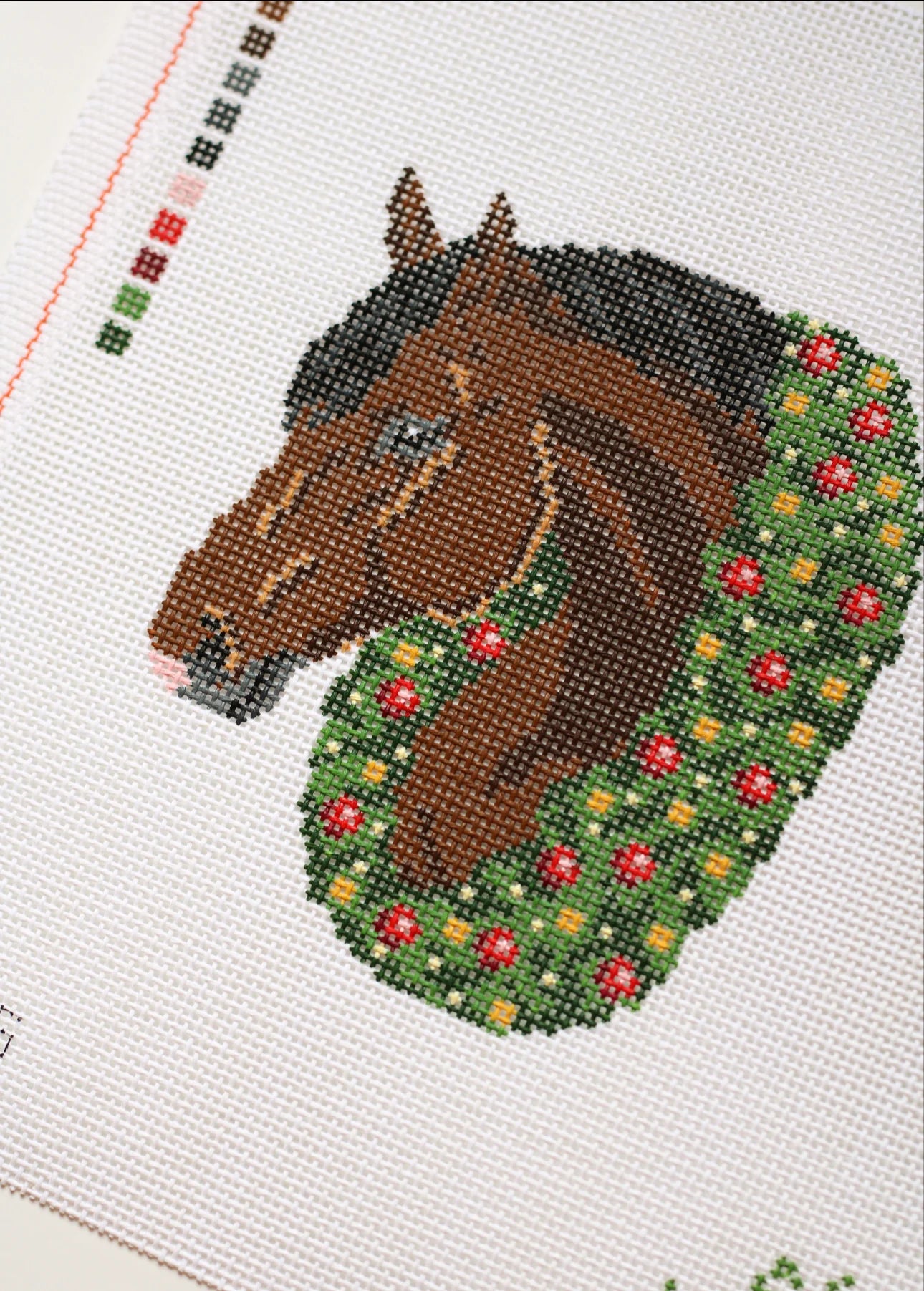 SBS194 - Bay Christmas Horse