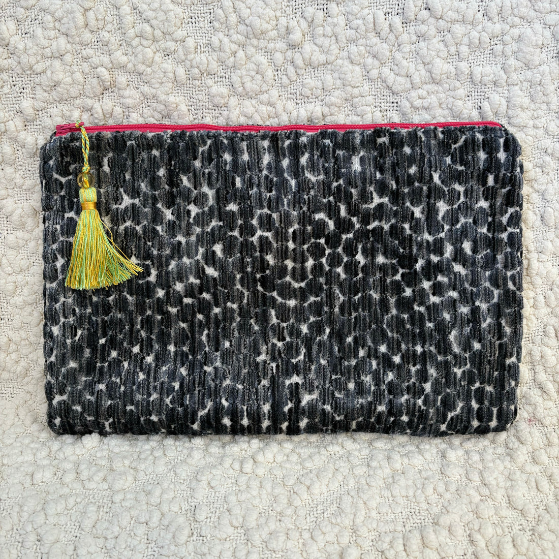 Anna Clutch Dark Dots - Colors of Praise