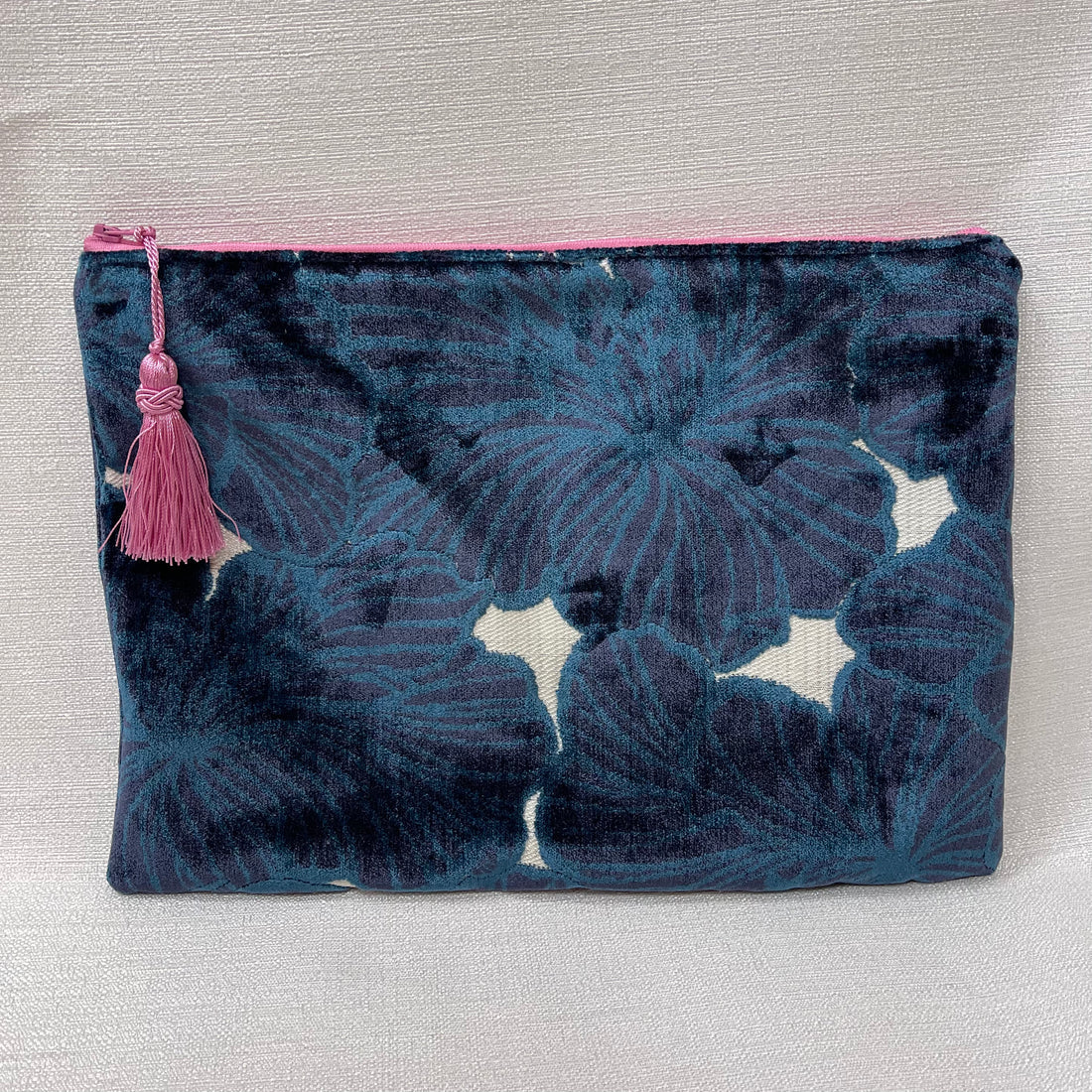 Anna Clutch Blue Flower - Colors of Praise