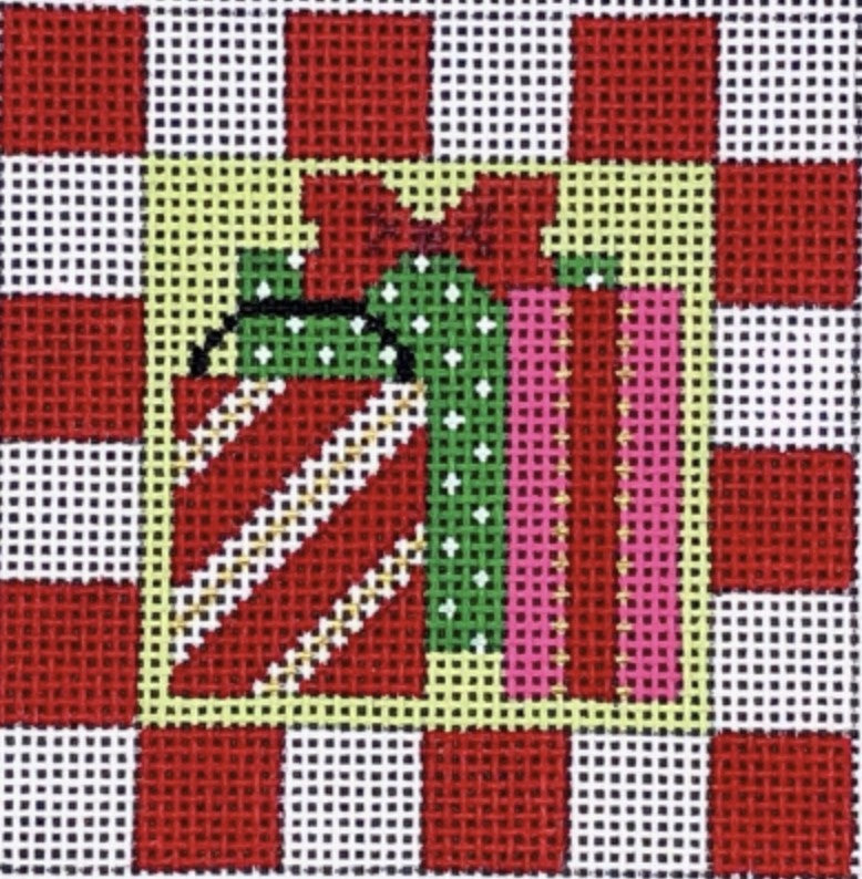 HO600F - Christmas Package Ornament
