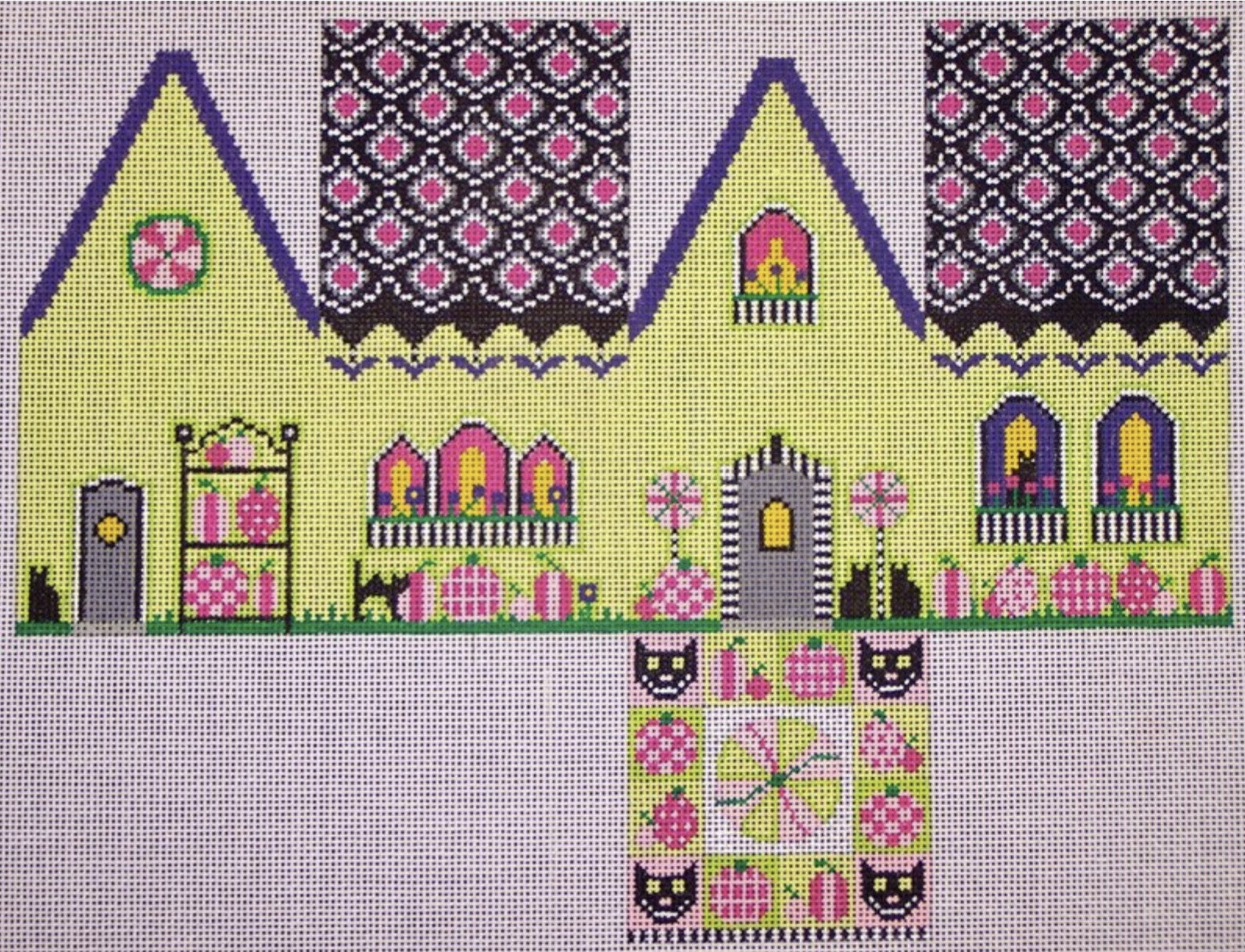 HW135 - Pink Pumpkin Witch Cottage - Large
