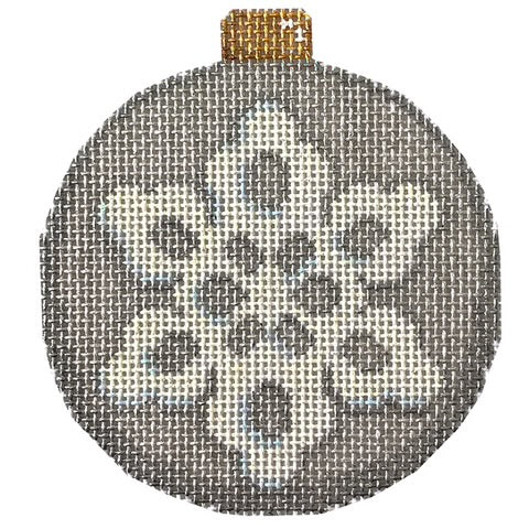 AT CT1815S - Snowflake on Silver II Ball Ornament