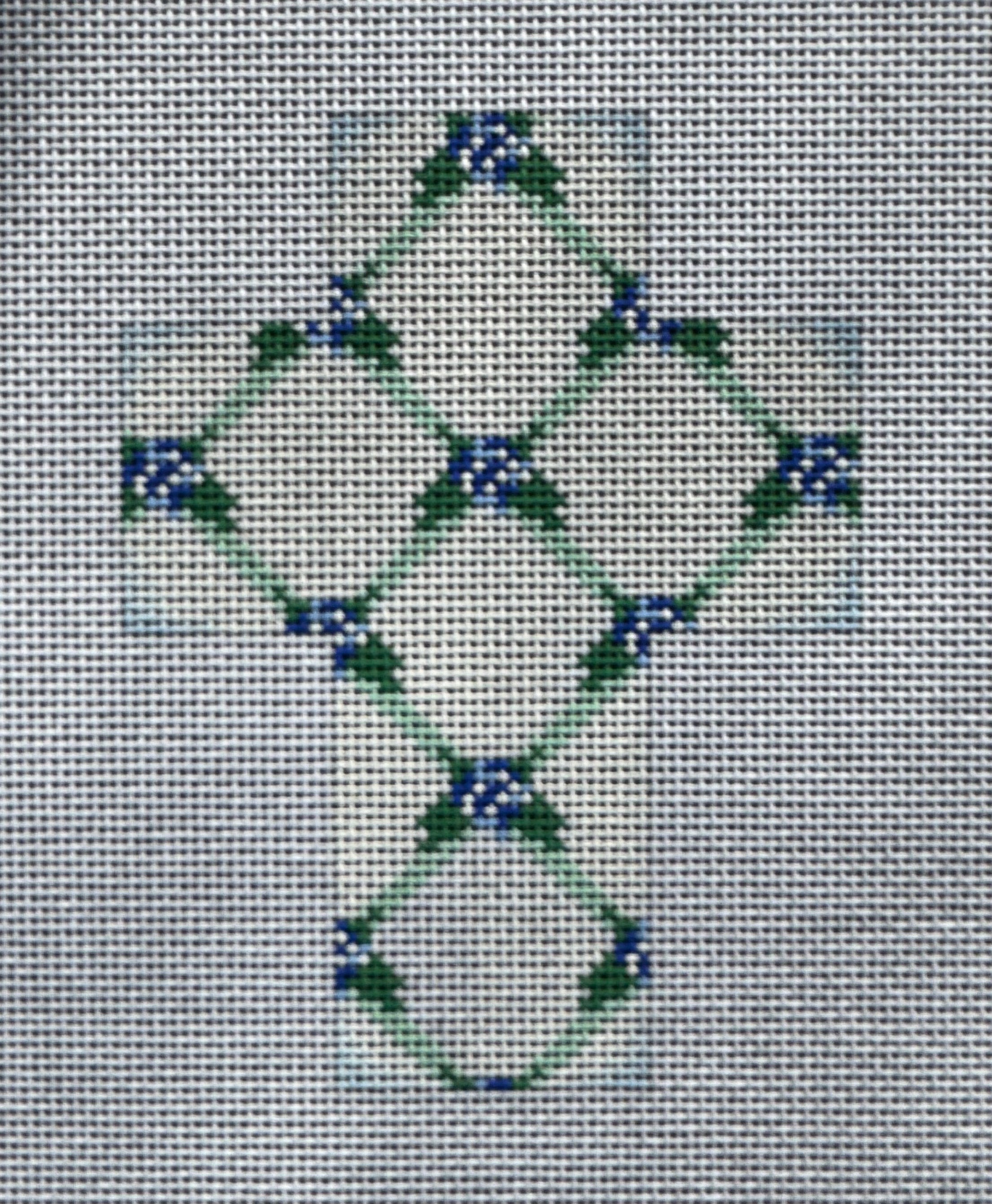 592CR - Lattice Cross