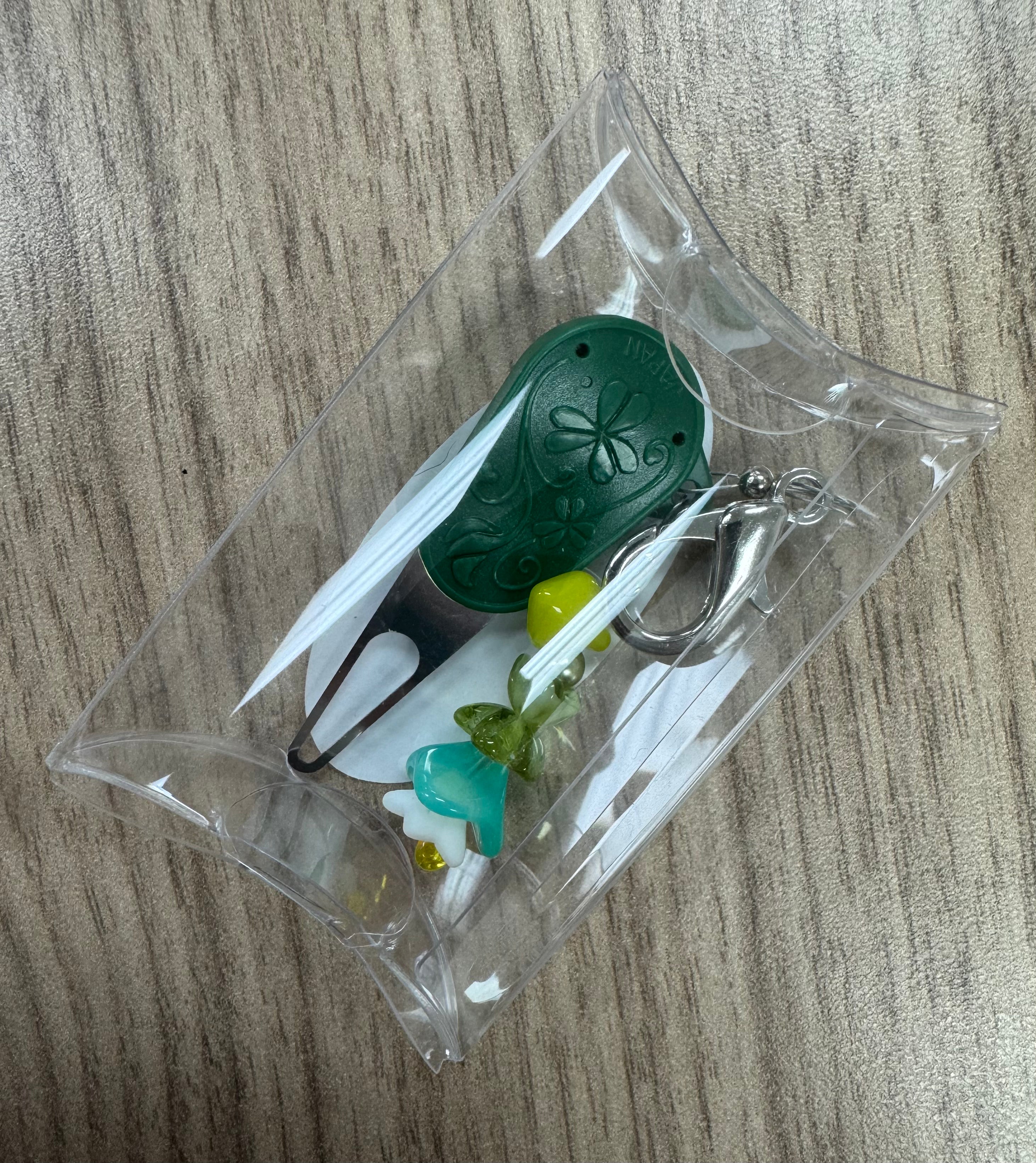 Clover Threader with attachment