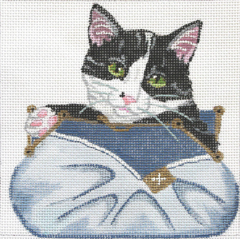 KL1027 - Black and White Kitten in Blue Clutch