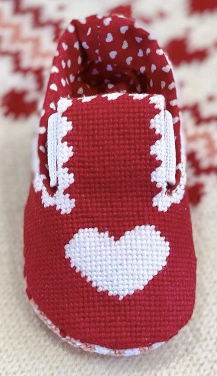 KW29 - Heart Baby Booties