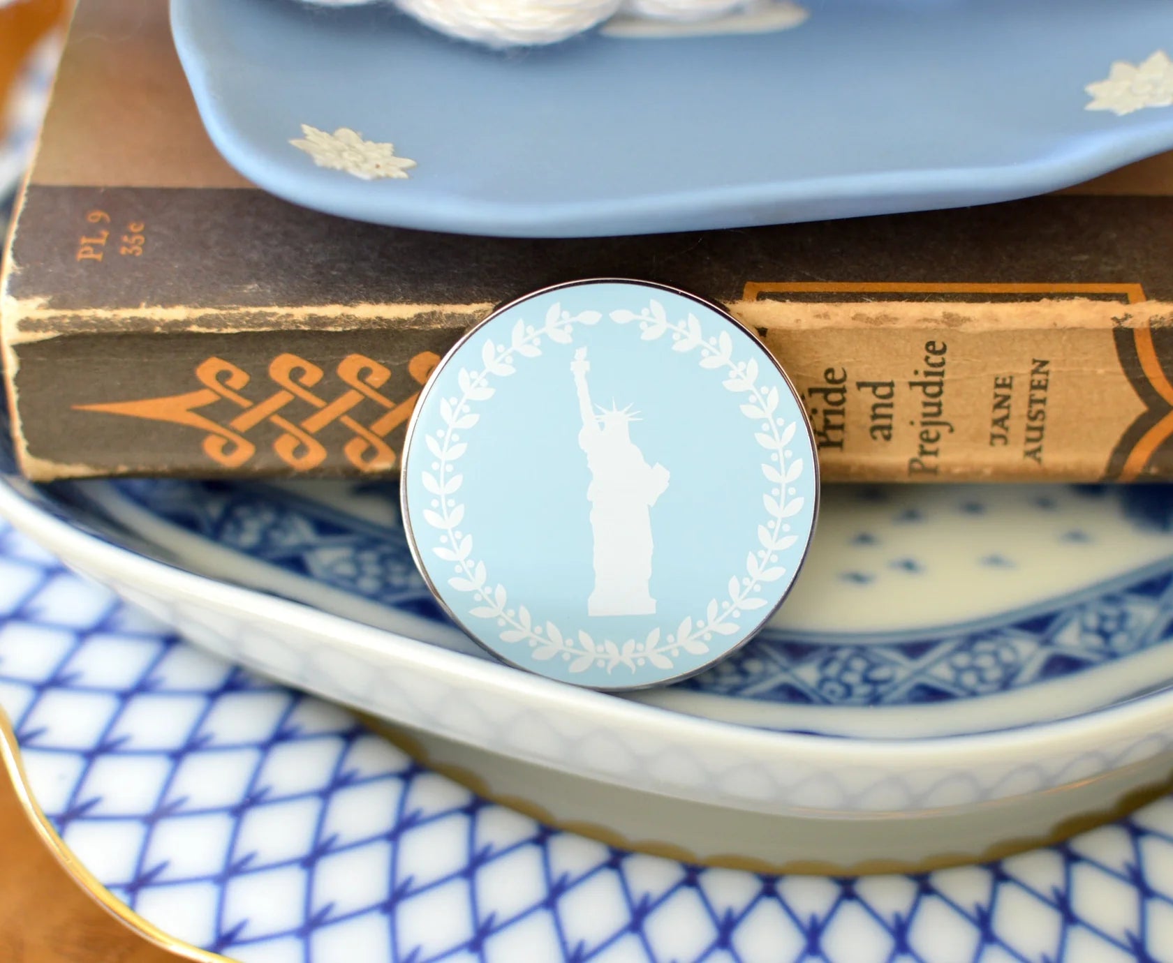 Lady Liberty Needle Minder
