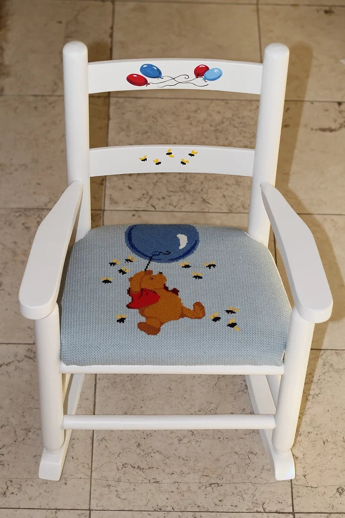 CHC-02 - Child's Chair Seat - Winnie the Pooh with Balloon and Bees