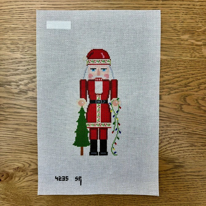 SR4235 - Santa with Tree Nutcracker