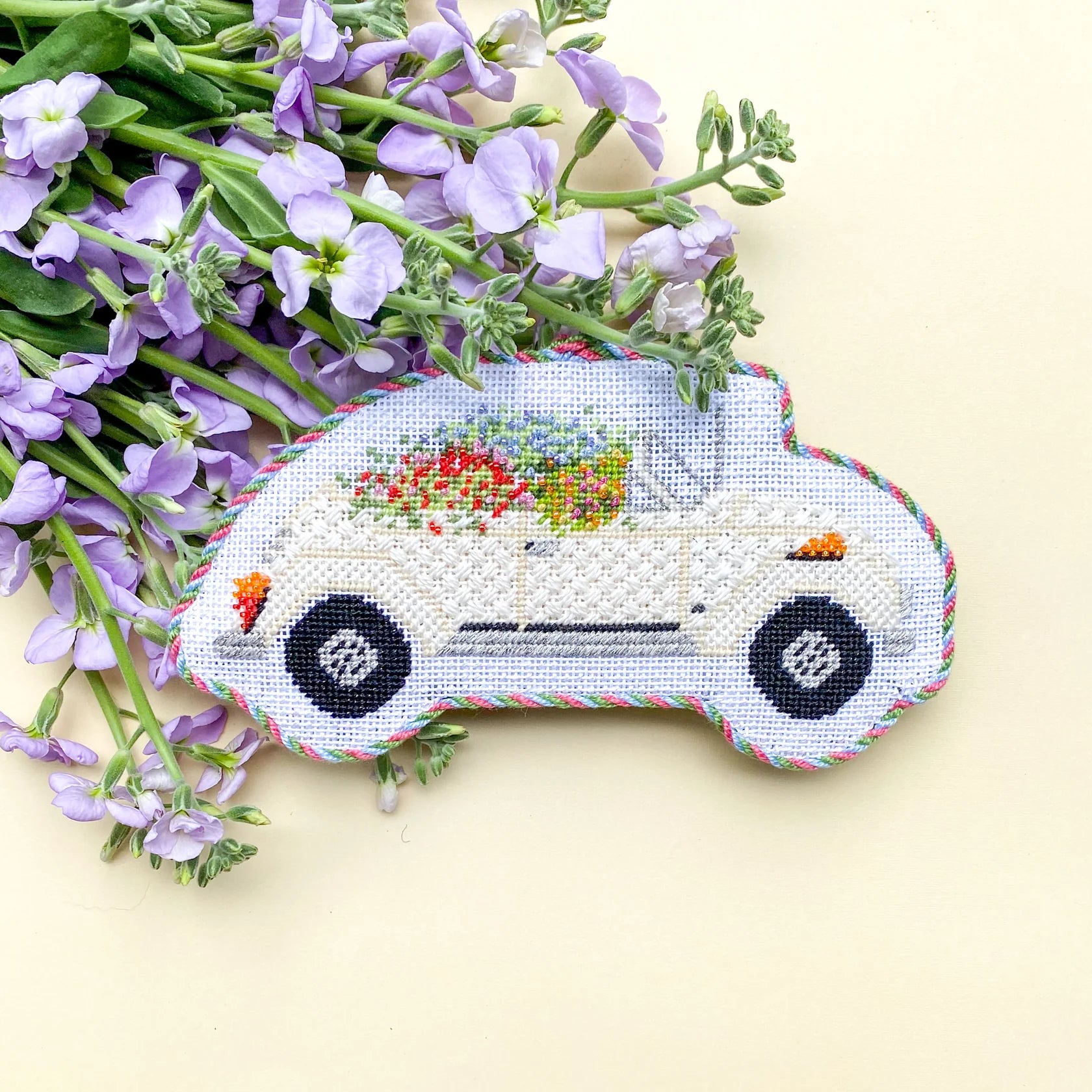 SS018 - Volkswagen with Flowers