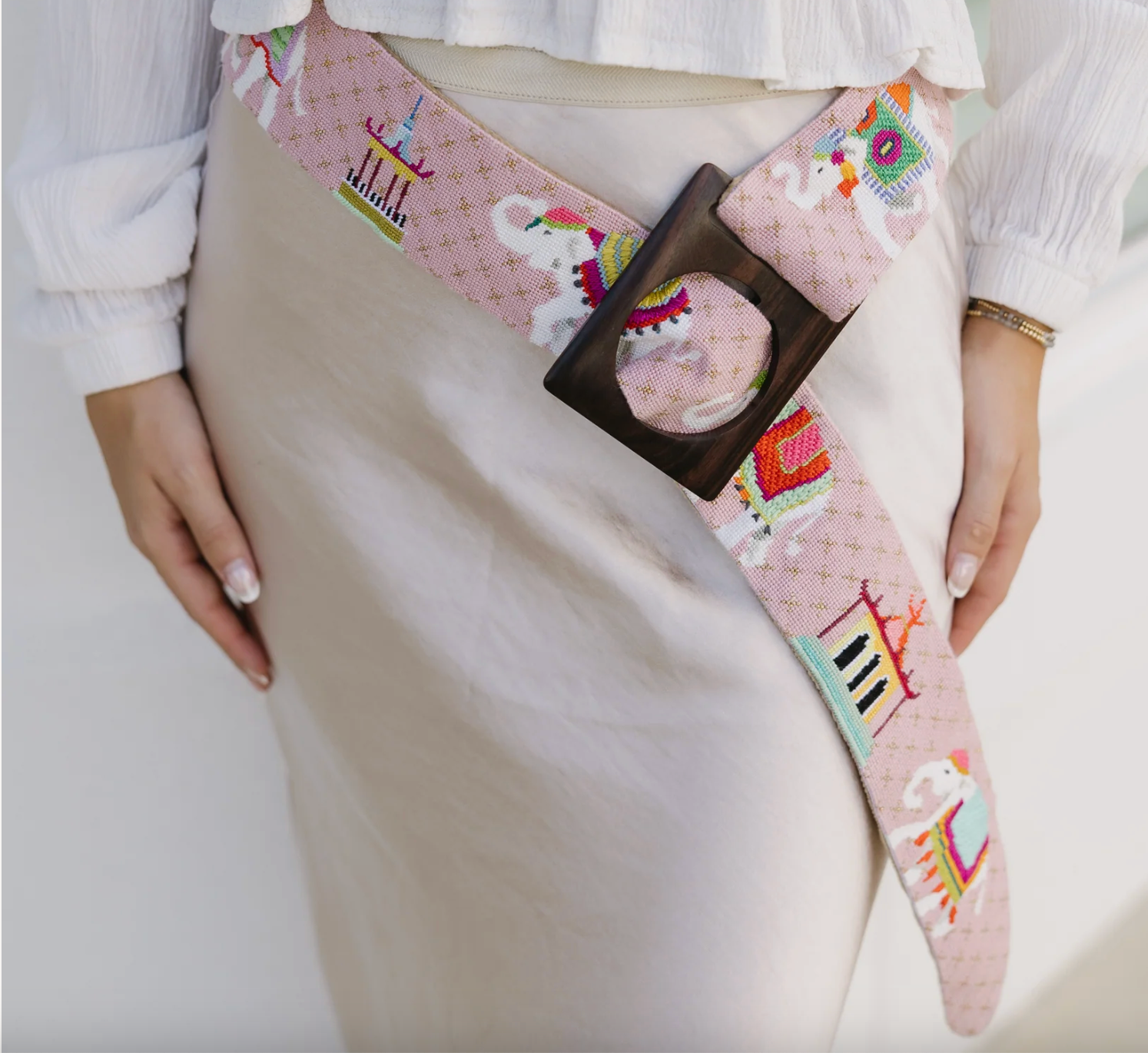 HB807 - White Elephant Strap