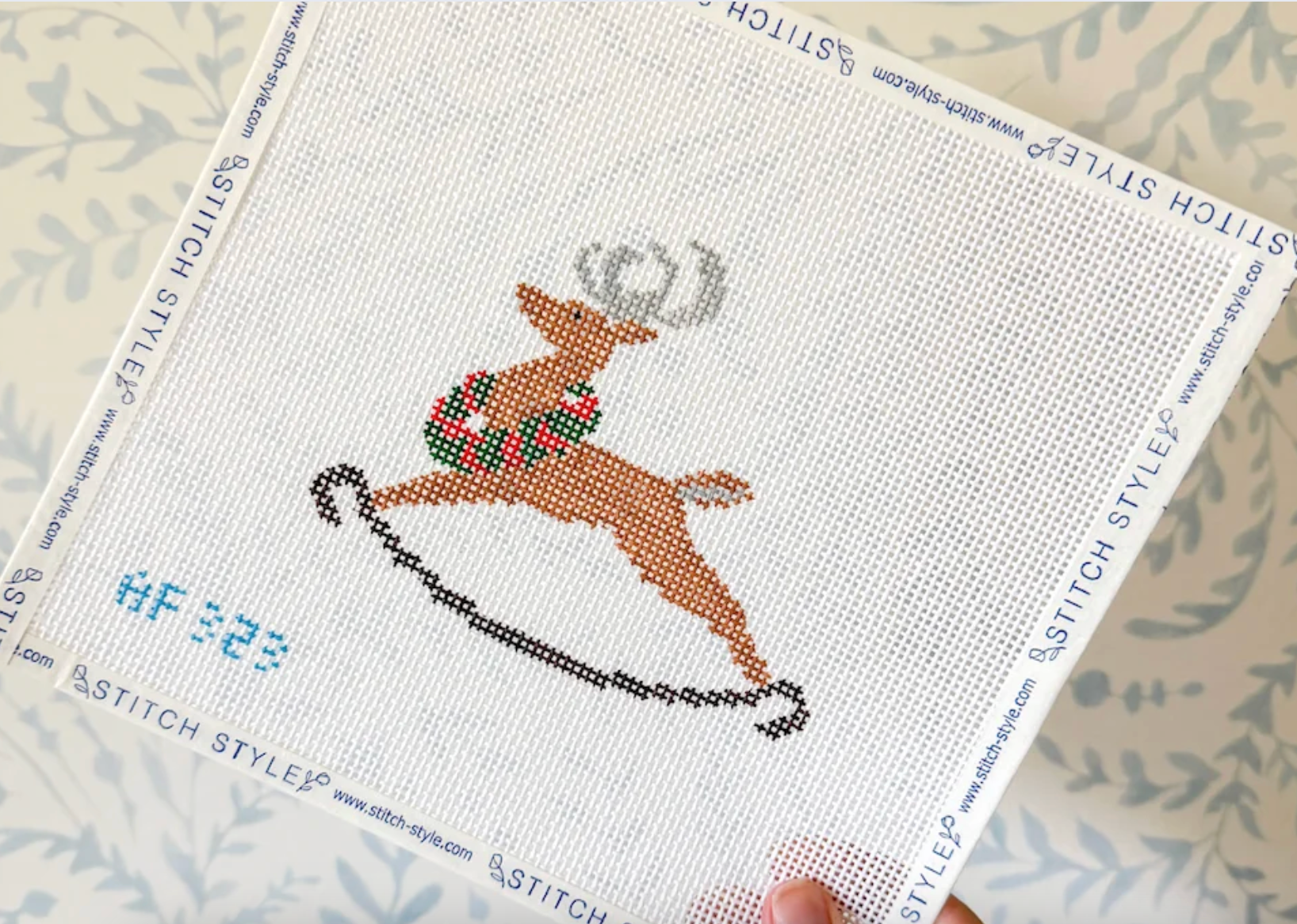 AF323 - Reindeer Horse
