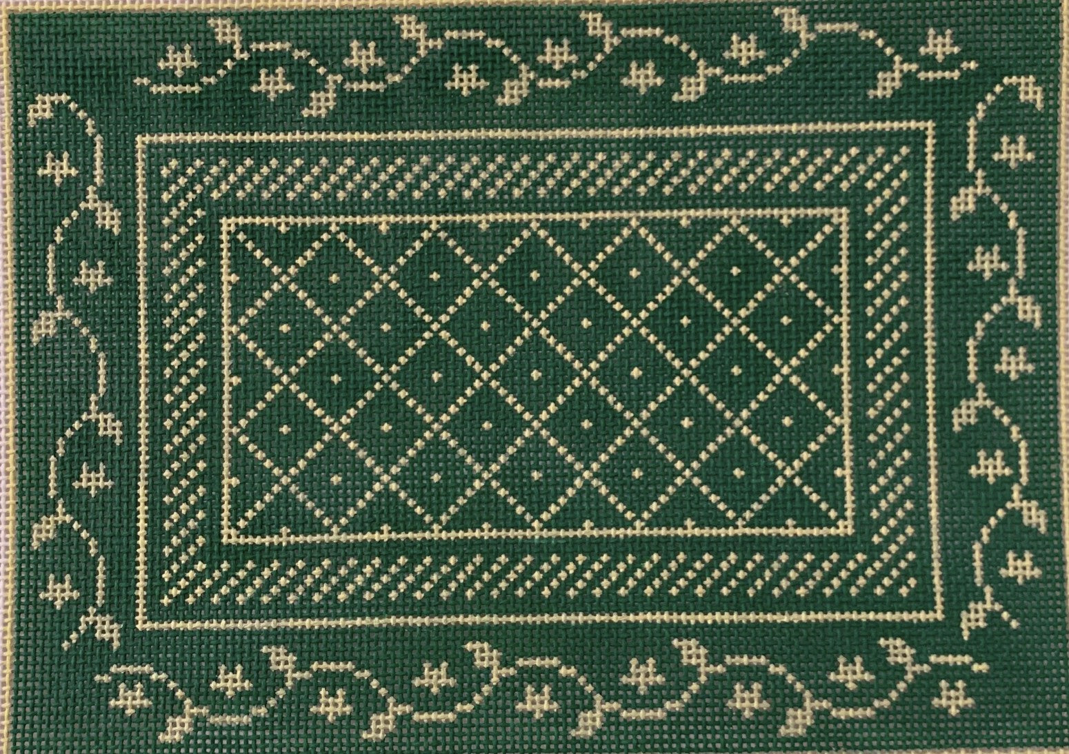 WG11811N - Napoleon's Bee Needle Case - Green and Cream