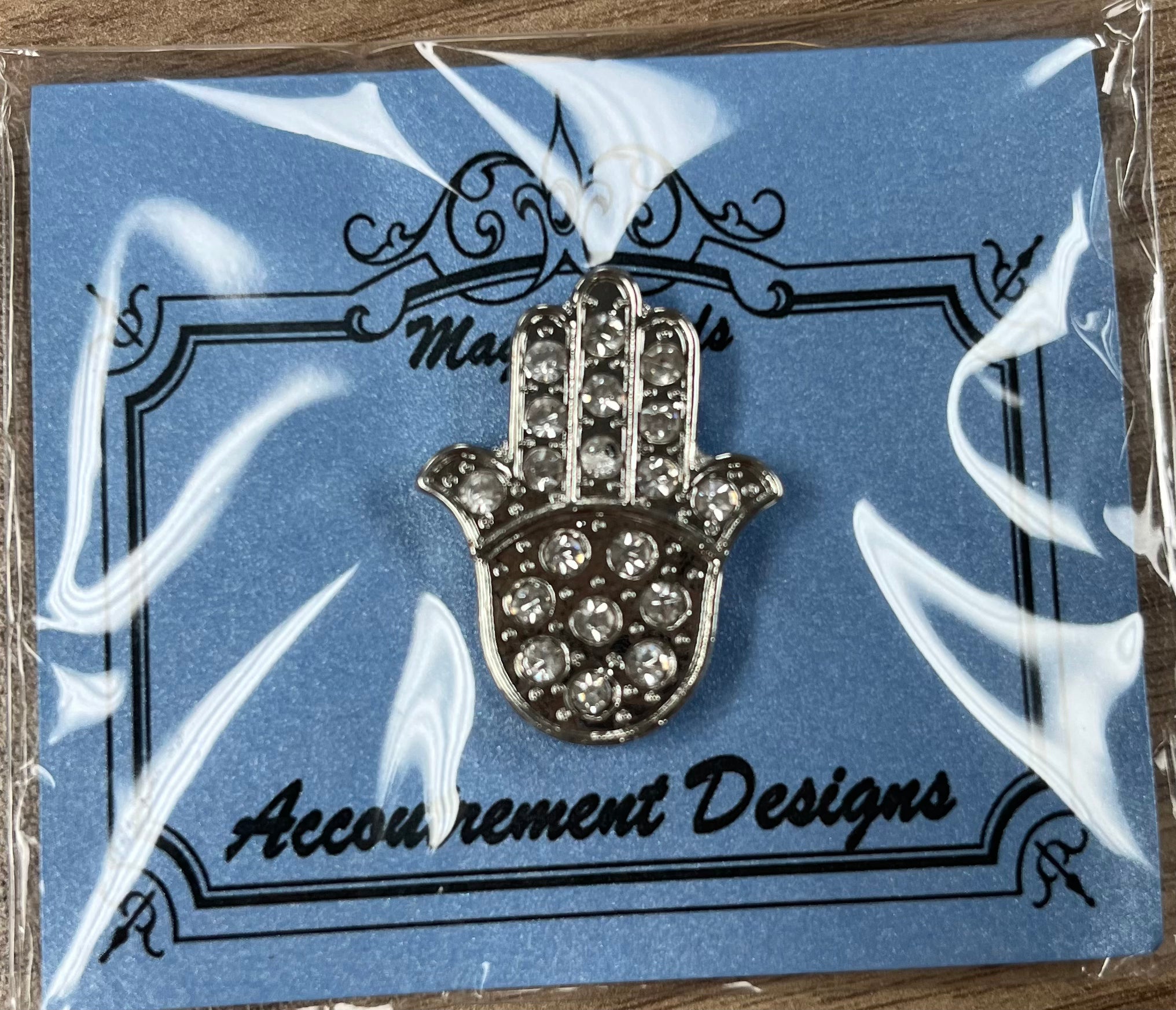 Hamsa Needle Minder