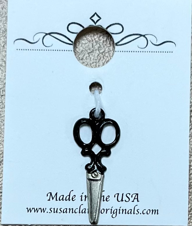 C947 - Small Scissor Charm