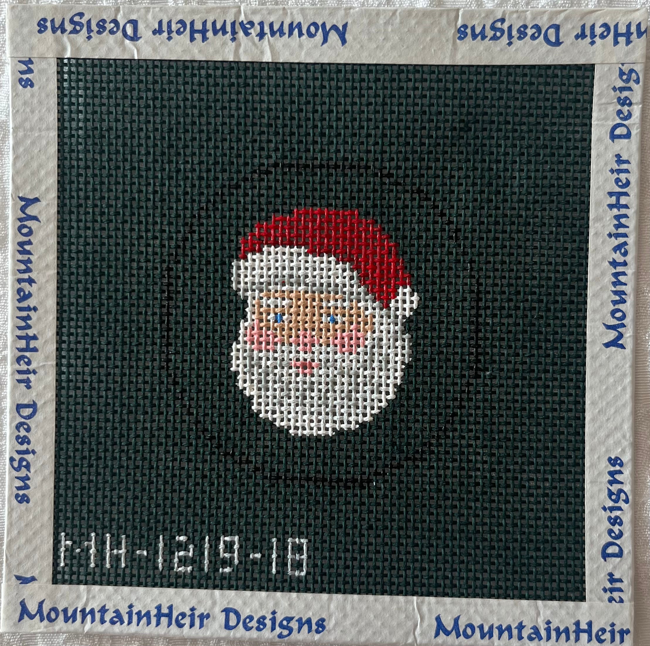 MH-1219-18 - Stitch a Round - Santa Face Ornament