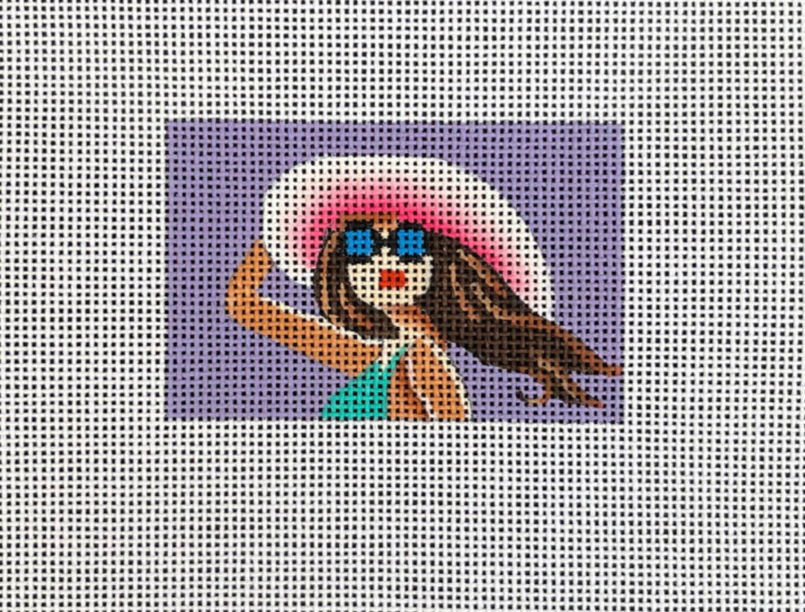 LT003 - Brunette Lady with Sunhat